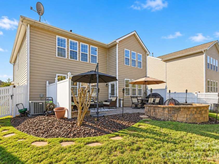 6219 Adobe Road, Charlotte, NC 28277.  MLS# CAR4434866, YatesRealty ID 57948. 