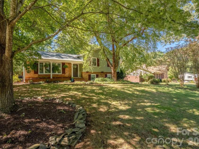 1912 Wedgedale Drive, Charlotte, NC 28210.  MLS# CAR4434727, YatesRealty ID 57949. 