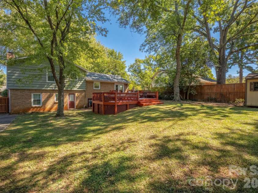 1912 Wedgedale Drive, Charlotte, NC 28210.  MLS# CAR4434727, YatesRealty ID 57949. 