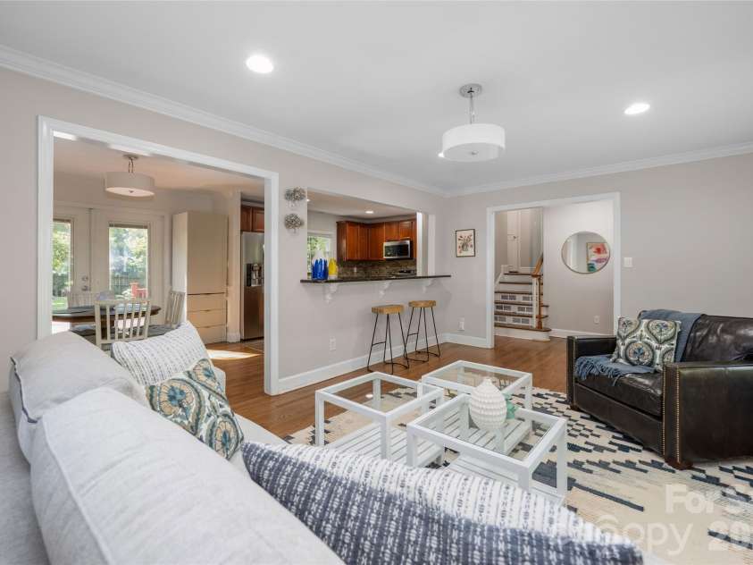 1912 Wedgedale Drive, Charlotte, NC 28210.  MLS# CAR4434727, YatesRealty ID 57949. 