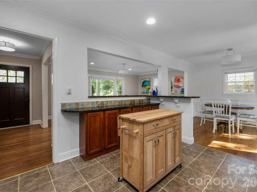 1912 Wedgedale Drive, Charlotte, NC 28210.  MLS# CAR4434727, YatesRealty ID 57949. 