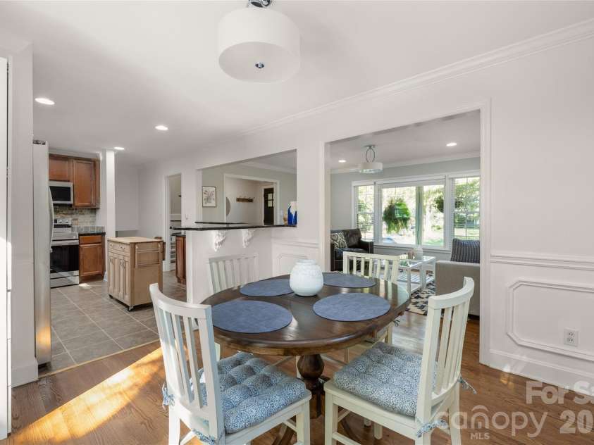 1912 Wedgedale Drive, Charlotte, NC 28210.  MLS# CAR4434727, YatesRealty ID 57949. 