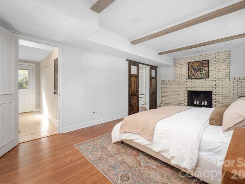 1912 Wedgedale Drive, Charlotte, NC 28210.  MLS# CAR4434727, YatesRealty ID 57949. 