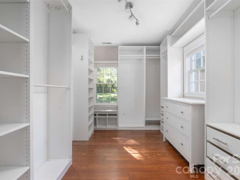 1912 Wedgedale Drive, Charlotte, NC 28210.  MLS# CAR4434727, YatesRealty ID 57949. 