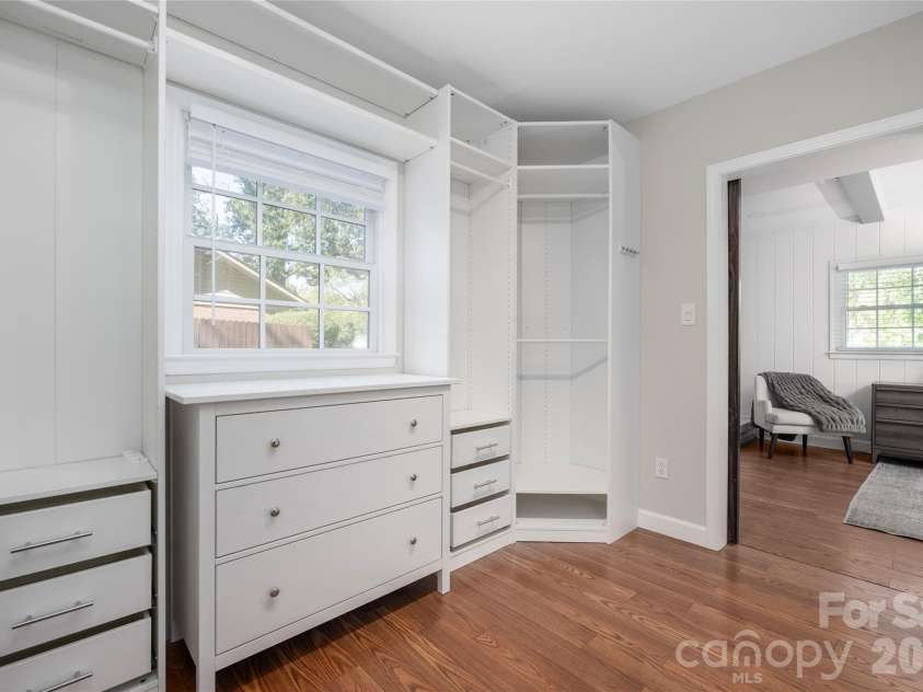 1912 Wedgedale Drive, Charlotte, NC 28210.  MLS# CAR4434727, YatesRealty ID 57949. 