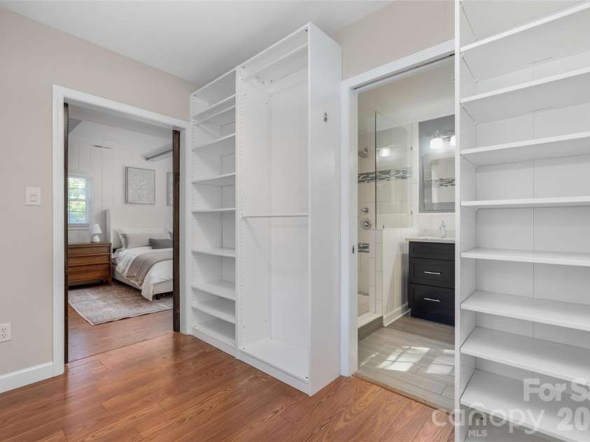 1912 Wedgedale Drive, Charlotte, NC 28210.  MLS# CAR4434727, YatesRealty ID 57949. 