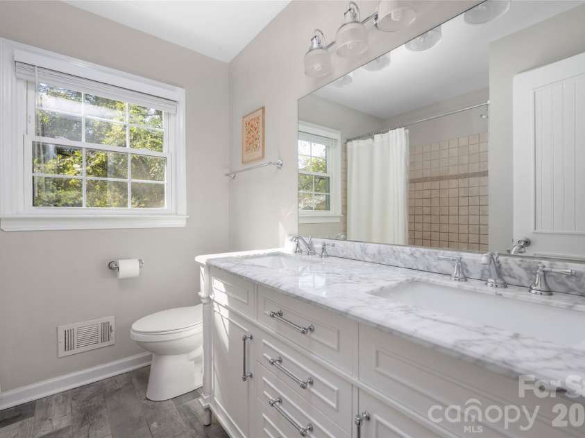 1912 Wedgedale Drive, Charlotte, NC 28210.  MLS# CAR4434727, YatesRealty ID 57949. 