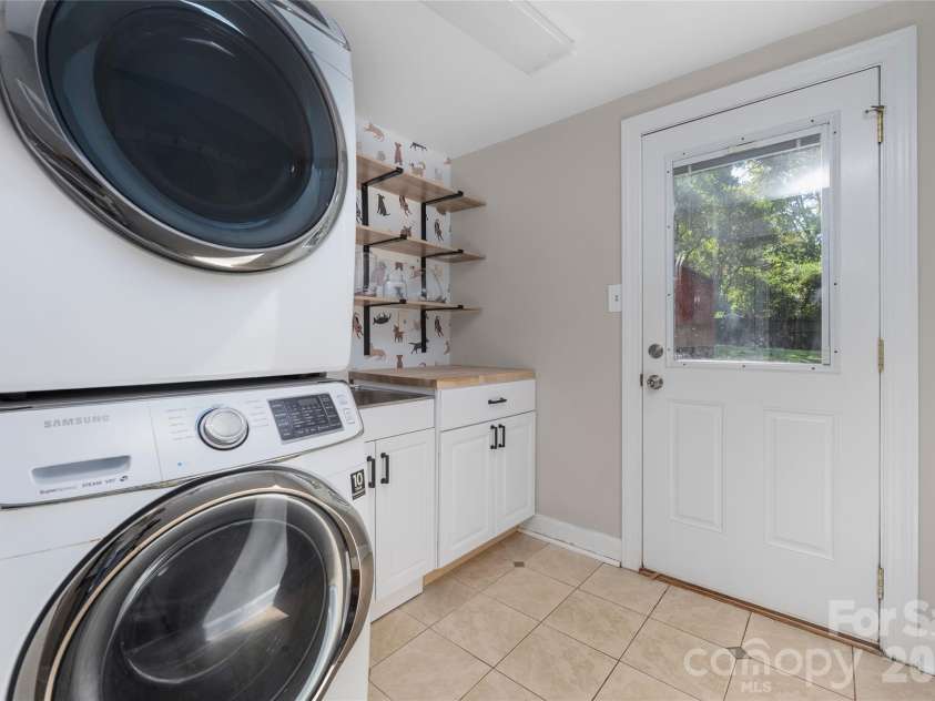 1912 Wedgedale Drive, Charlotte, NC 28210.  MLS# CAR4434727, YatesRealty ID 57949. 