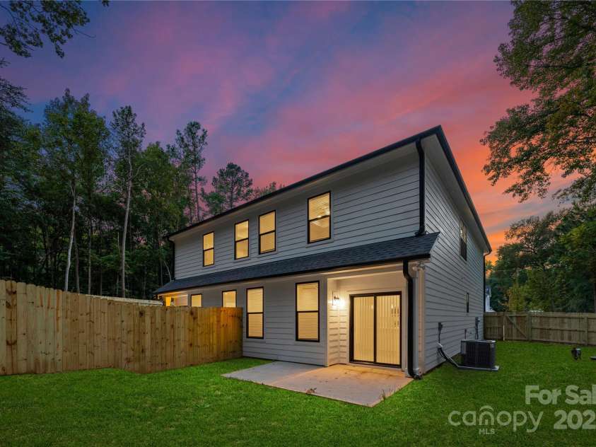 122 I K Beatty Street, Charlotte, NC 28214.  MLS# CAR4219405, YatesRealty ID 5795. Representation