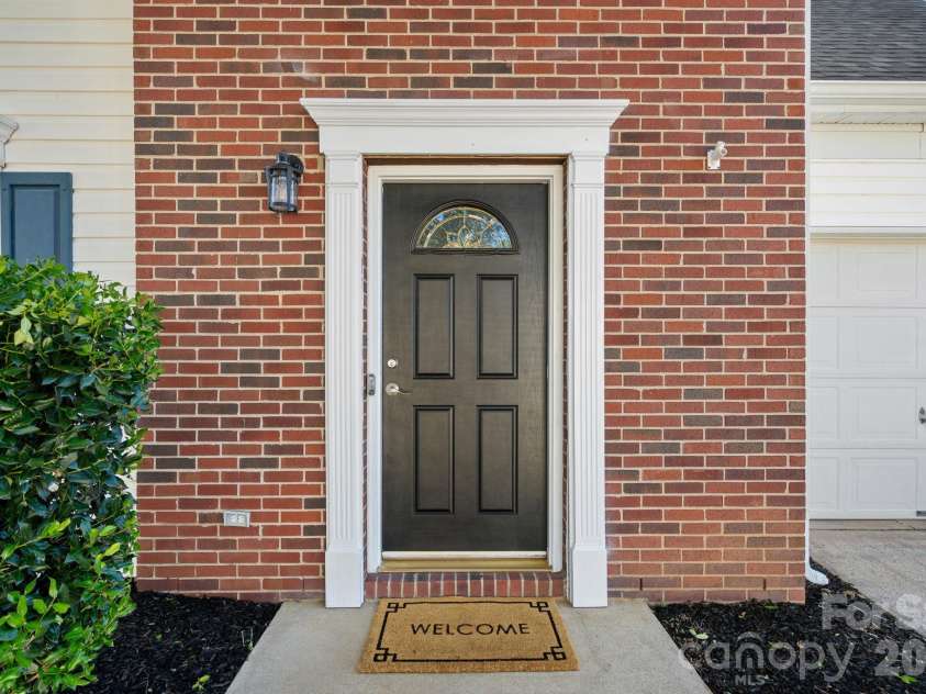 130 Camforth Drive, Mooresville, NC 28117.  MLS# CAR4434700, YatesRealty ID 57951. Front door