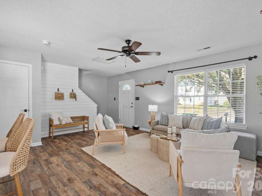 130 Camforth Drive, Mooresville, NC 28117.  MLS# CAR4434700, YatesRealty ID 57951. Living room