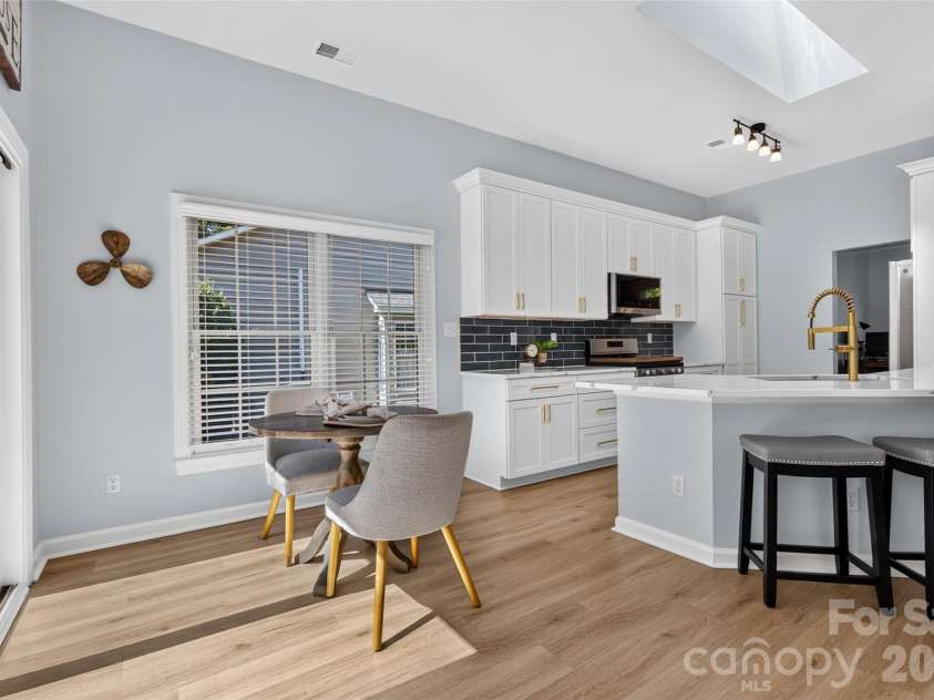 17214 Chardonnay Court, Cornelius, NC 28031.  MLS# CAR4434470, YatesRealty ID 57953. Dining Area