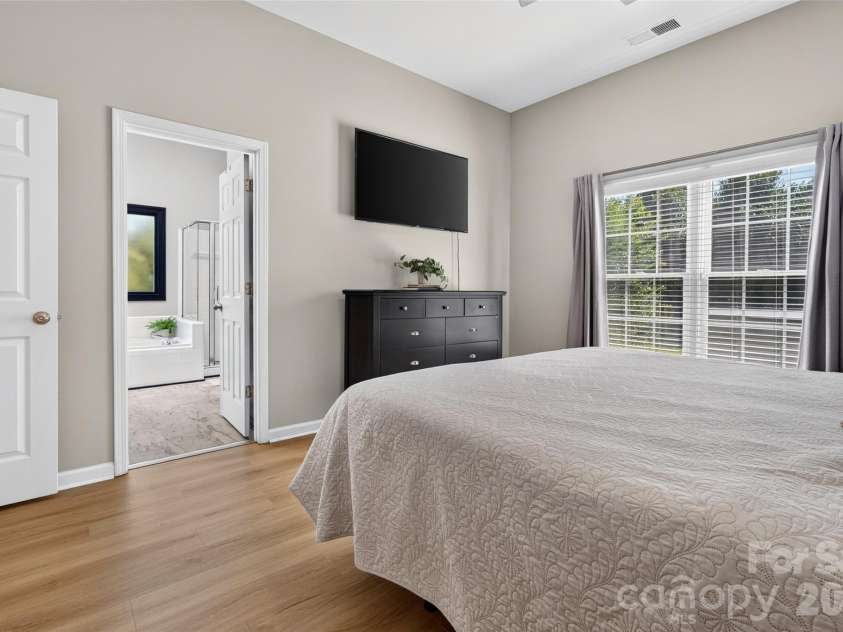 17214 Chardonnay Court, Cornelius, NC 28031.  MLS# CAR4434470, YatesRealty ID 57953. Primary Bedroom