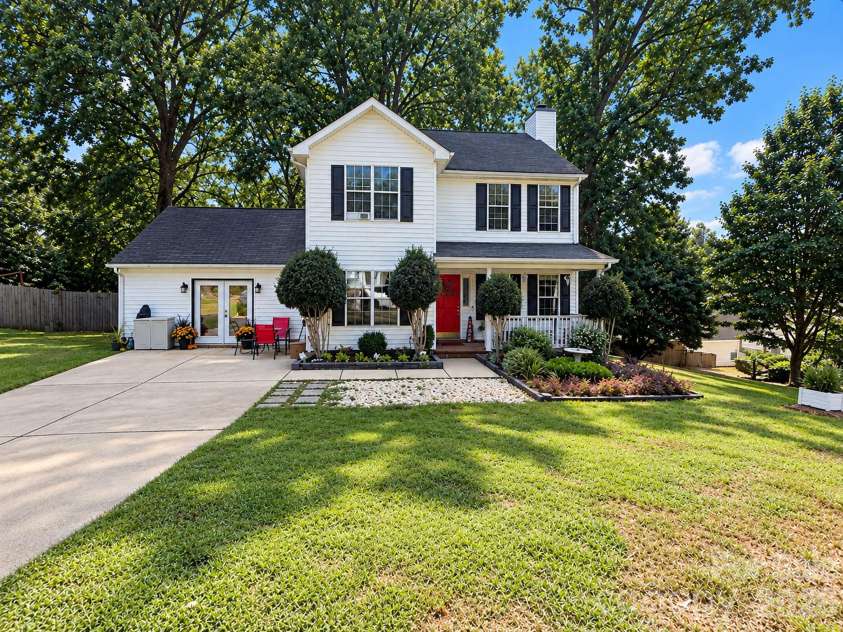 129 Shade Tree Circle, Fort Mill, SC 29715.  MLS# CAR4434473, YatesRealty ID 57954. 