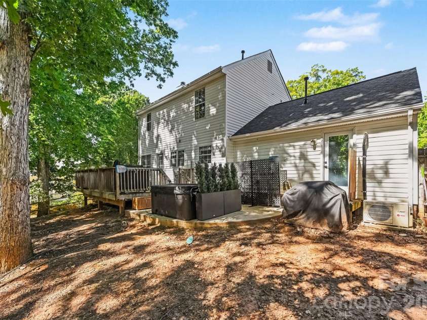 129 Shade Tree Circle, Fort Mill, SC 29715.  MLS# CAR4434473, YatesRealty ID 57954. 