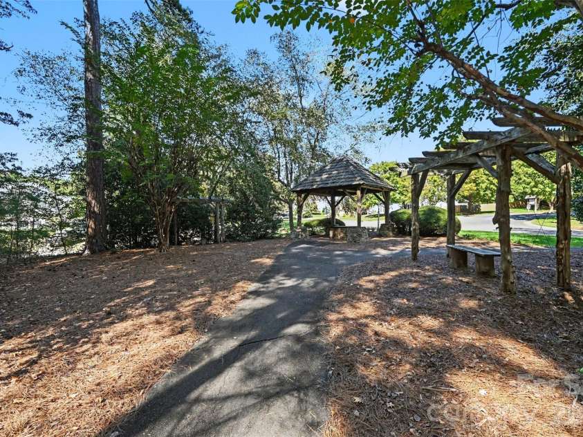 129 Shade Tree Circle, Fort Mill, SC 29715.  MLS# CAR4434473, YatesRealty ID 57954. 