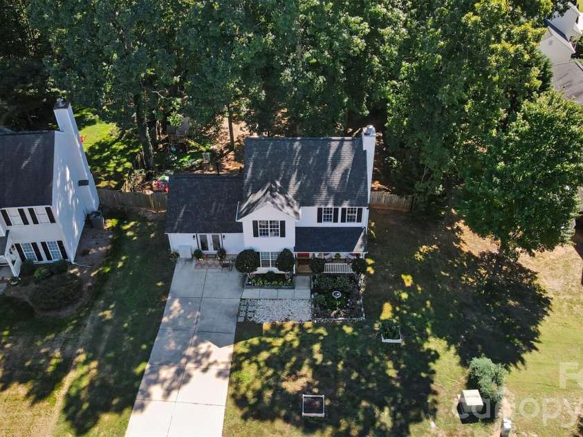 129 Shade Tree Circle, Fort Mill, SC 29715.  MLS# CAR4434473, YatesRealty ID 57954. 