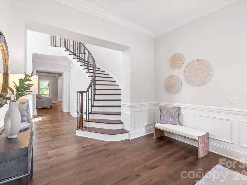 5624 Five Knolls Drive, Charlotte, NC 28226.  MLS# CAR4434318, YatesRealty ID 57959. 