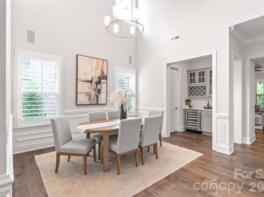 5624 Five Knolls Drive, Charlotte, NC 28226.  MLS# CAR4434318, YatesRealty ID 57959. 