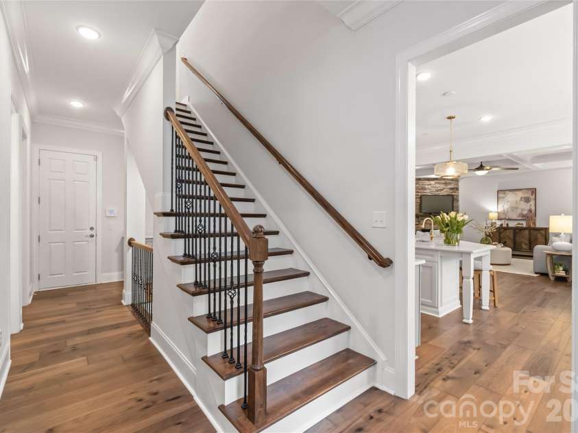 5624 Five Knolls Drive, Charlotte, NC 28226.  MLS# CAR4434318, YatesRealty ID 57959. 
