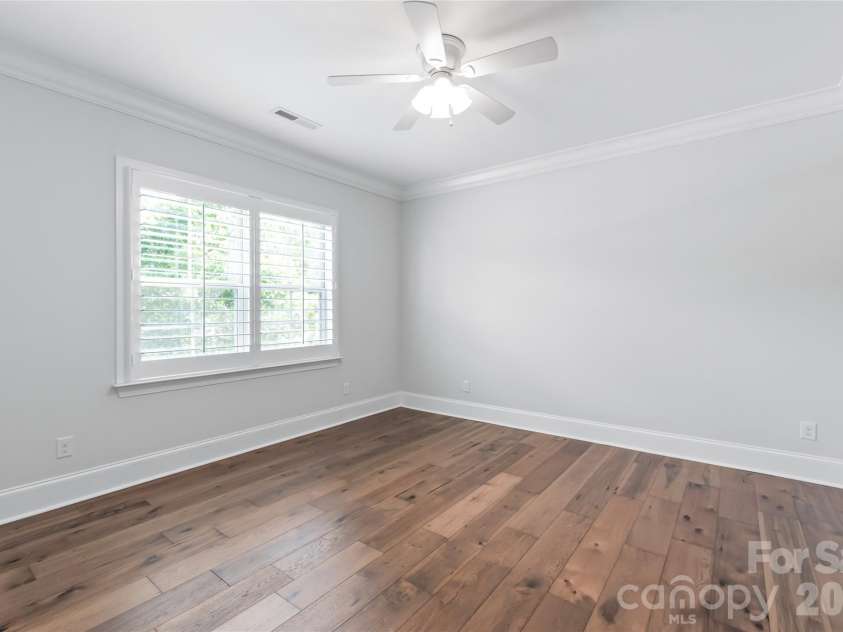 5624 Five Knolls Drive, Charlotte, NC 28226.  MLS# CAR4434318, YatesRealty ID 57959. 