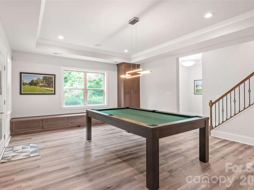 5624 Five Knolls Drive, Charlotte, NC 28226.  MLS# CAR4434318, YatesRealty ID 57959. 