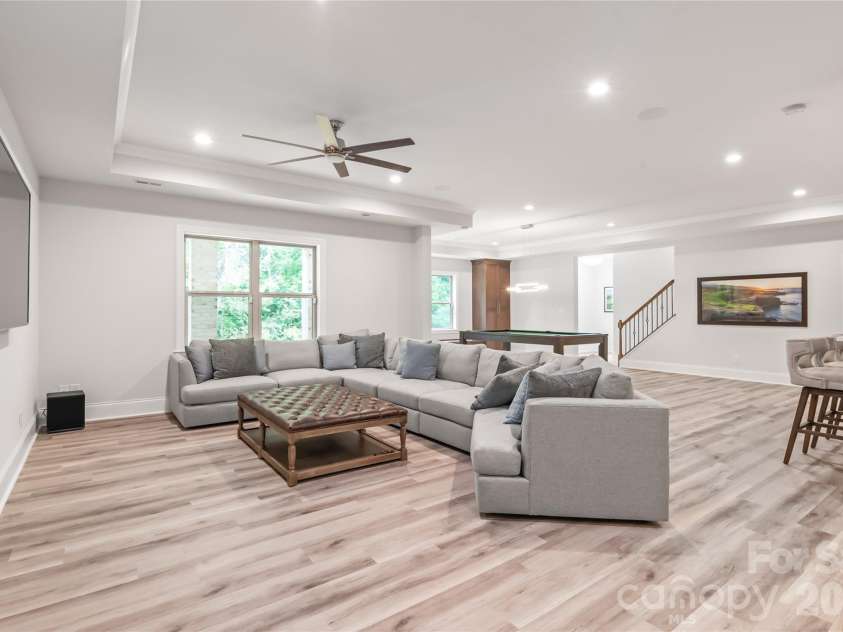 5624 Five Knolls Drive, Charlotte, NC 28226.  MLS# CAR4434318, YatesRealty ID 57959. 