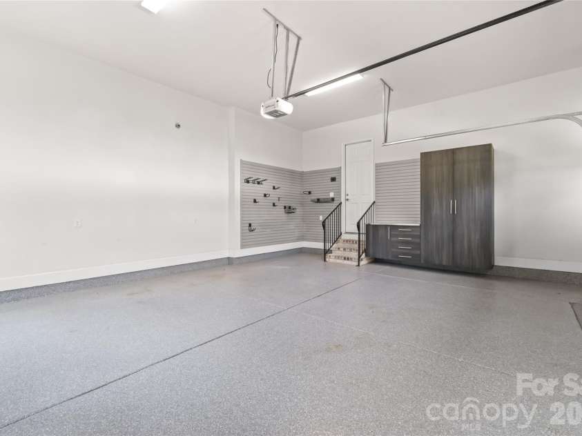 5624 Five Knolls Drive, Charlotte, NC 28226.  MLS# CAR4434318, YatesRealty ID 57959. 