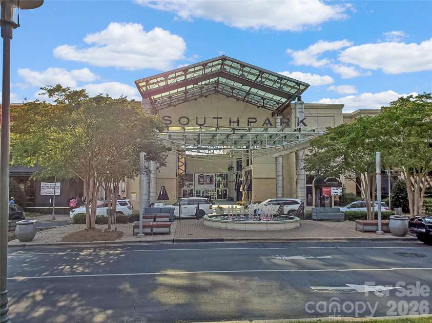 5624 Five Knolls Drive, Charlotte, NC 28226.  MLS# CAR4434318, YatesRealty ID 57959. 