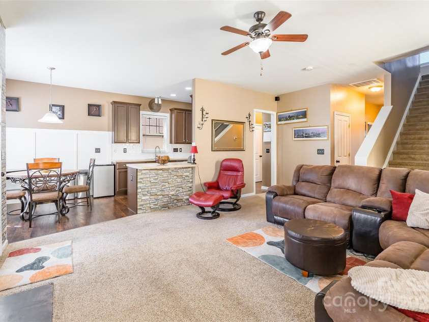 16431 Leavitt Lane, Davidson, NC 28036.  MLS# CAR4243078, YatesRealty ID 5796. 