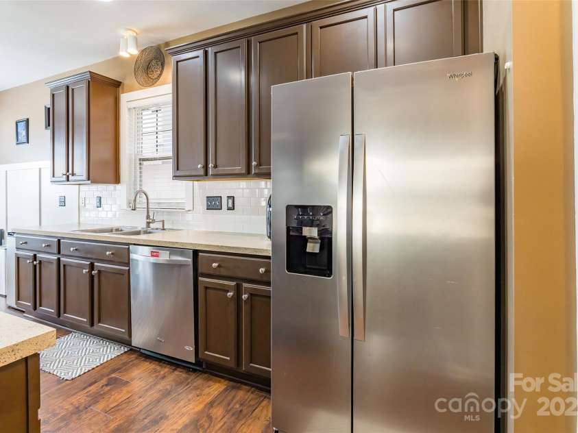 16431 Leavitt Lane, Davidson, NC 28036.  MLS# CAR4243078, YatesRealty ID 5796. 