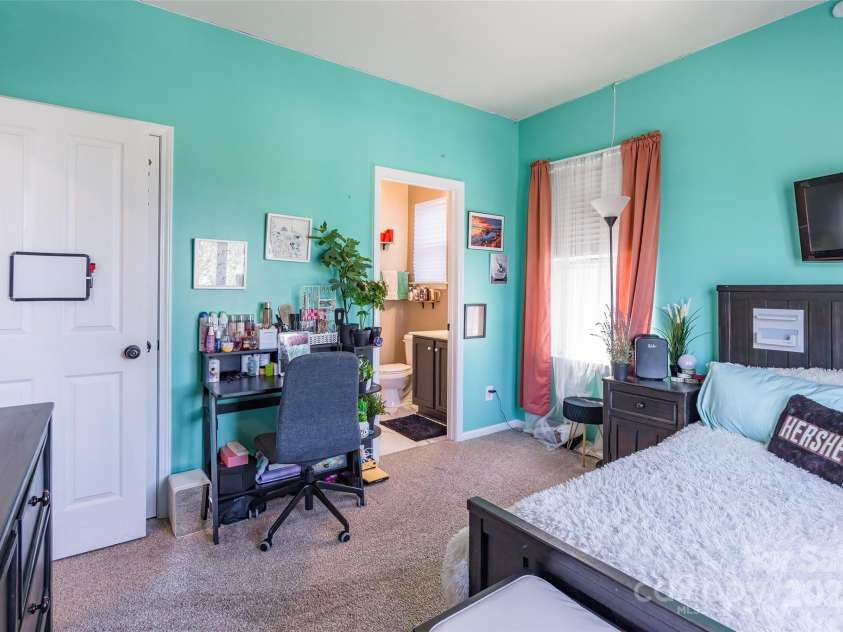 16431 Leavitt Lane, Davidson, NC 28036.  MLS# CAR4243078, YatesRealty ID 5796. 