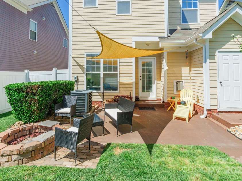 16431 Leavitt Lane, Davidson, NC 28036.  MLS# CAR4243078, YatesRealty ID 5796. 