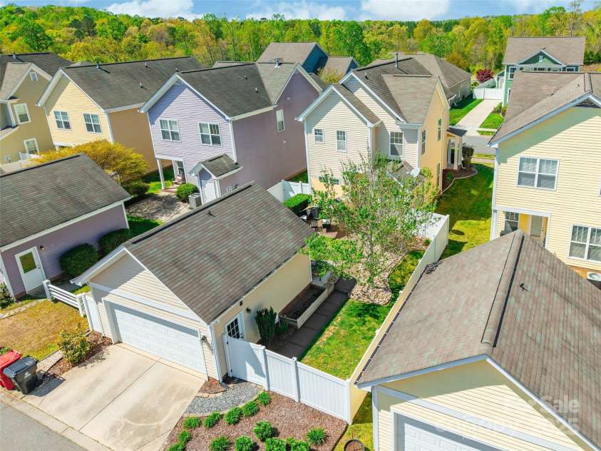 16431 Leavitt Lane, Davidson, NC 28036.  MLS# CAR4243078, YatesRealty ID 5796. 