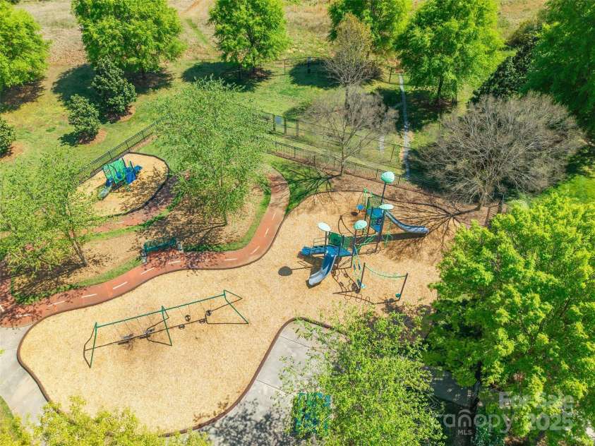 16431 Leavitt Lane, Davidson, NC 28036.  MLS# CAR4243078, YatesRealty ID 5796. 