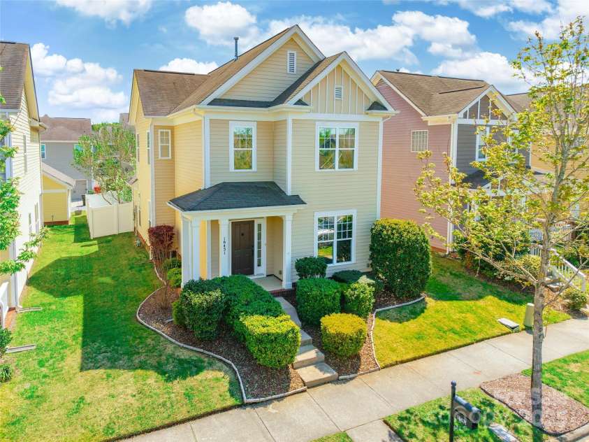 16431 Leavitt Lane, Davidson, NC 28036.  MLS# CAR4243078, YatesRealty ID 5796. 