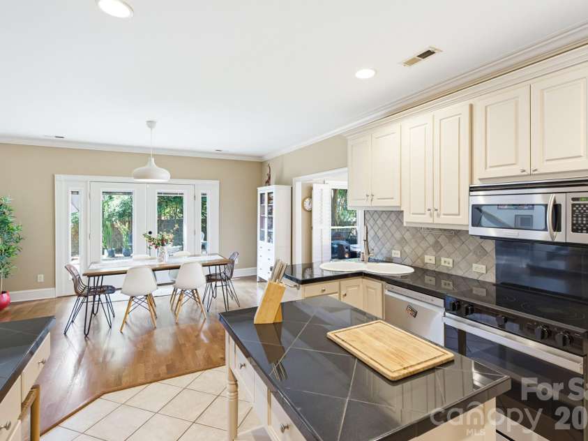 7201 Charter Brook Drive, Charlotte, NC 28270.  MLS# CAR4433966, YatesRealty ID 57960. 