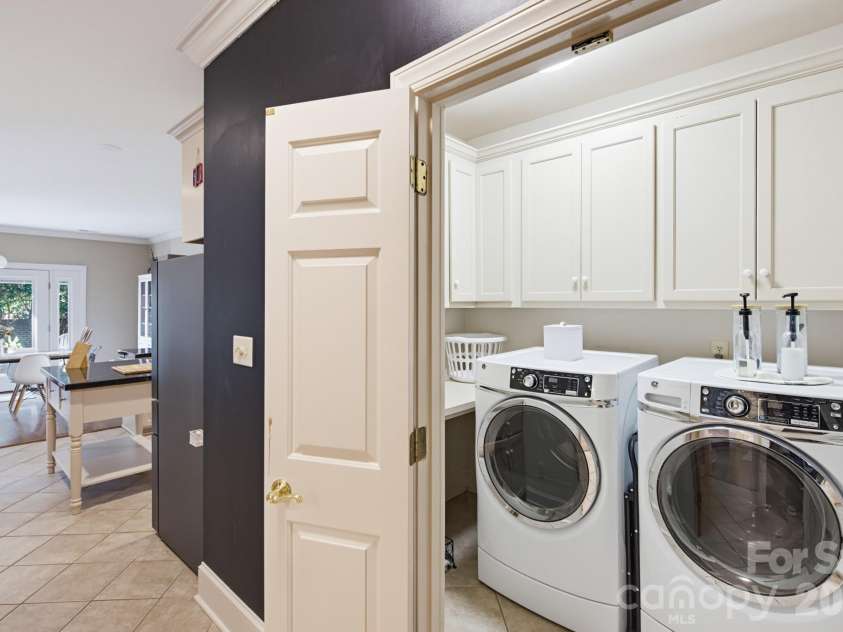 7201 Charter Brook Drive, Charlotte, NC 28270.  MLS# CAR4433966, YatesRealty ID 57960. 