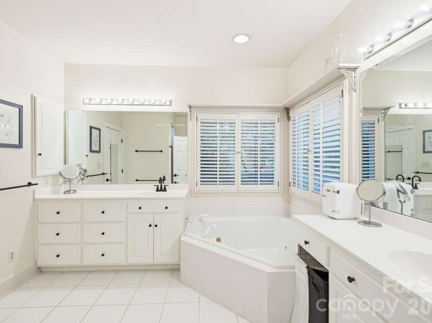 7201 Charter Brook Drive, Charlotte, NC 28270.  MLS# CAR4433966, YatesRealty ID 57960. 