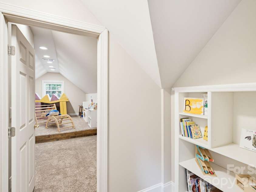 7201 Charter Brook Drive, Charlotte, NC 28270.  MLS# CAR4433966, YatesRealty ID 57960. 