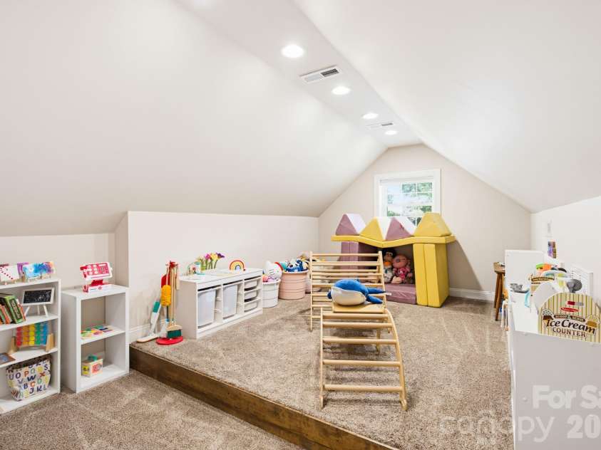 7201 Charter Brook Drive, Charlotte, NC 28270.  MLS# CAR4433966, YatesRealty ID 57960. 
