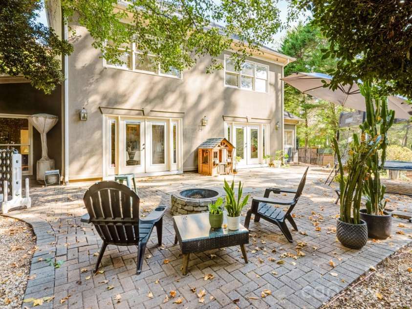 7201 Charter Brook Drive, Charlotte, NC 28270.  MLS# CAR4433966, YatesRealty ID 57960. 