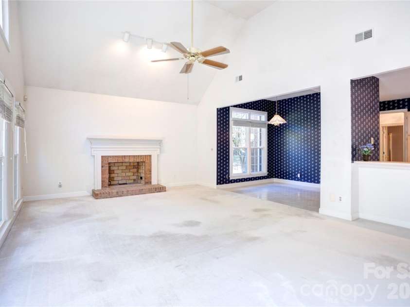 890 Lyerly Ridge Road, Concord, NC 28027.  MLS# CAR4433106, YatesRealty ID 57964. Open to breakfast nook