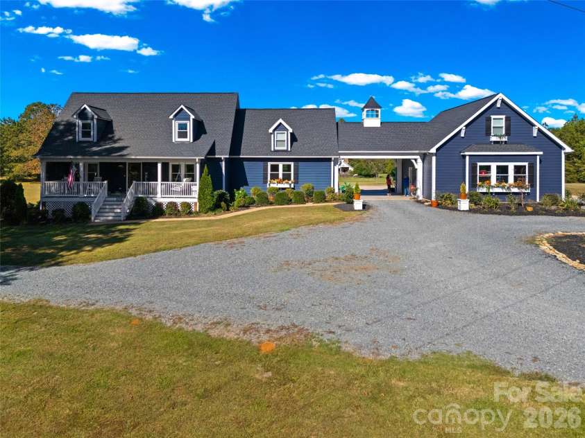 3076 Crestview Lane, Lancaster, SC 29720.  MLS# CAR4433451, YatesRealty ID 57965. 