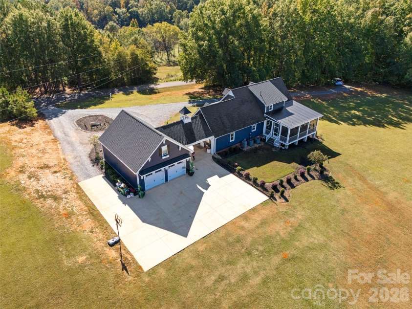 3076 Crestview Lane, Lancaster, SC 29720.  MLS# CAR4433451, YatesRealty ID 57965. 
