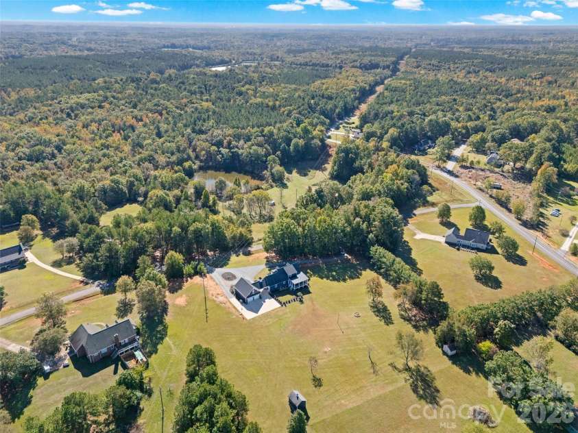 3076 Crestview Lane, Lancaster, SC 29720.  MLS# CAR4433451, YatesRealty ID 57965. 