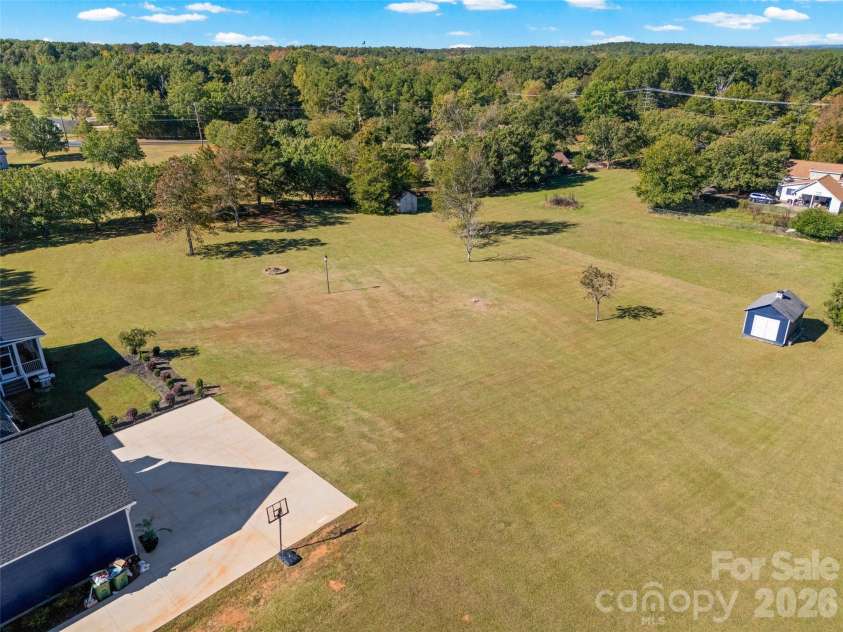 3076 Crestview Lane, Lancaster, SC 29720.  MLS# CAR4433451, YatesRealty ID 57965. 