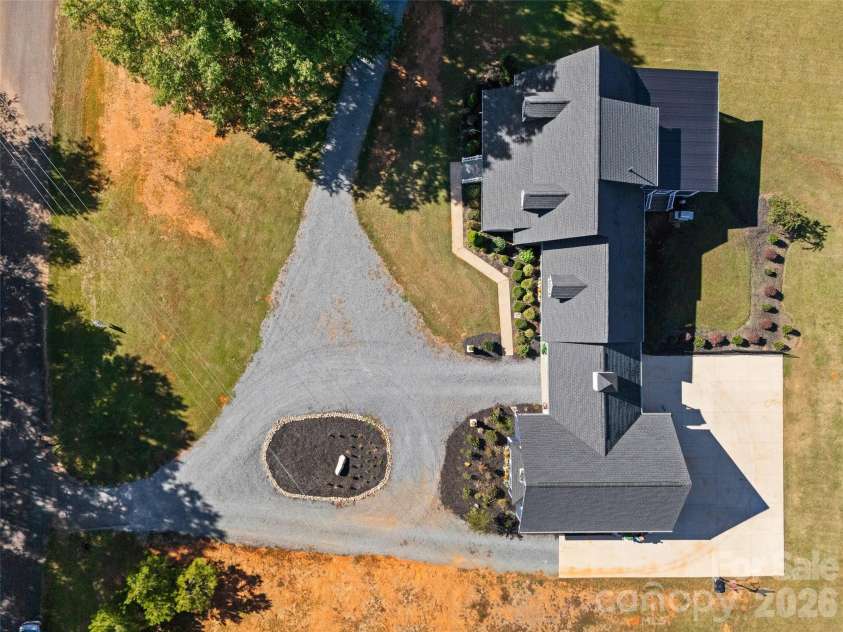 3076 Crestview Lane, Lancaster, SC 29720.  MLS# CAR4433451, YatesRealty ID 57965. 