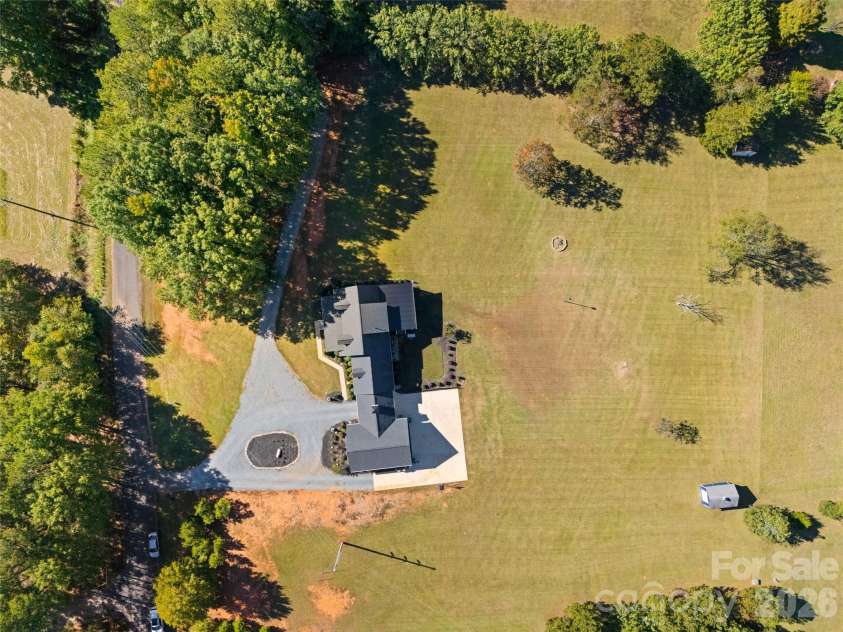 3076 Crestview Lane, Lancaster, SC 29720.  MLS# CAR4433451, YatesRealty ID 57965. 
