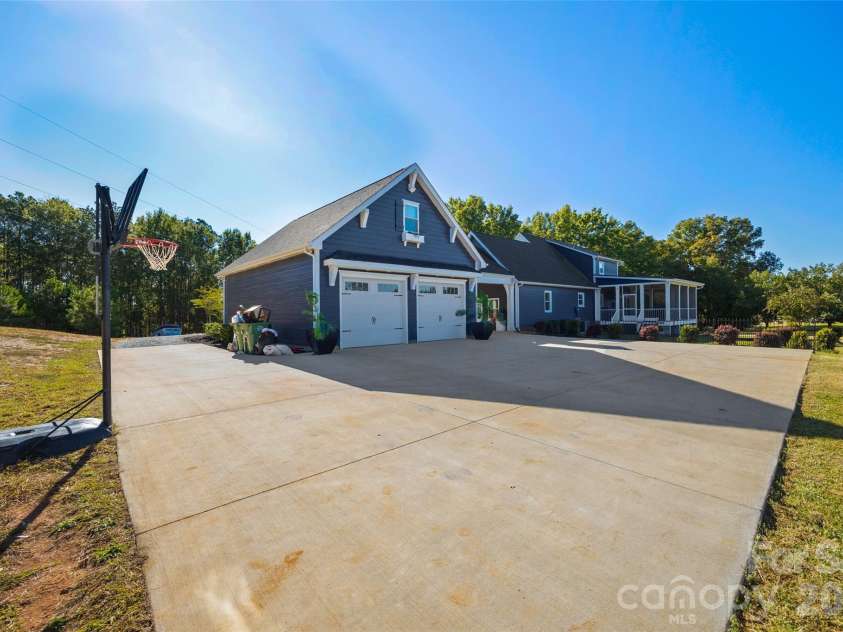 3076 Crestview Lane, Lancaster, SC 29720.  MLS# CAR4433451, YatesRealty ID 57965. Backyard